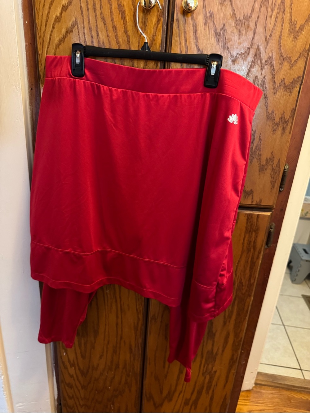 Red Snoga Mesh Basic skirt with capri-length leggings